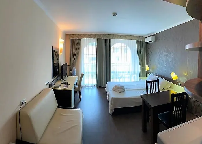 Апартаменти Menada In Grand