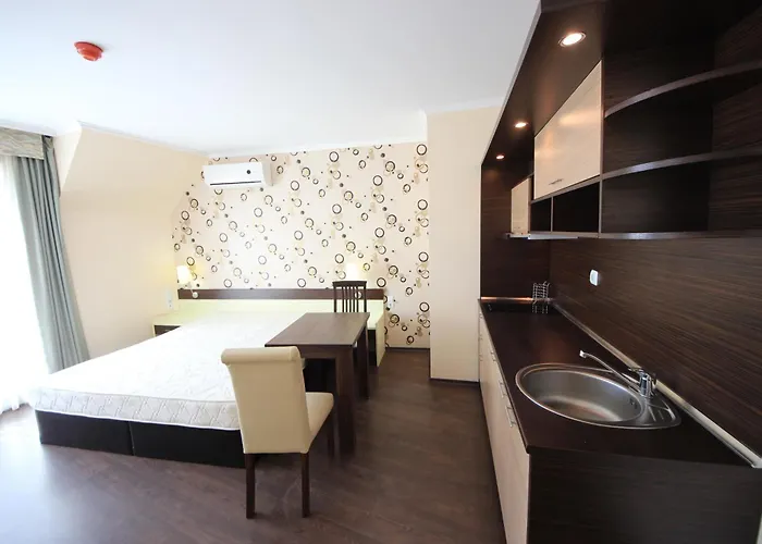 Menada In Grand Апартаменти *